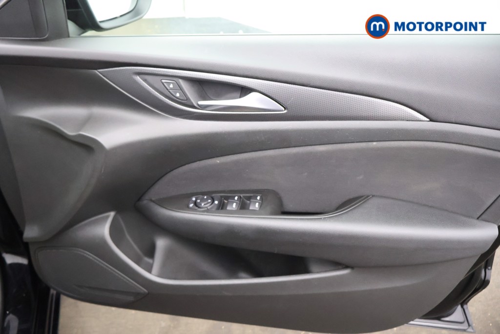 Vauxhall Insignia Se Nav Manual Diesel Hatchback - Stock Number (1576016) - 9th supplementary image