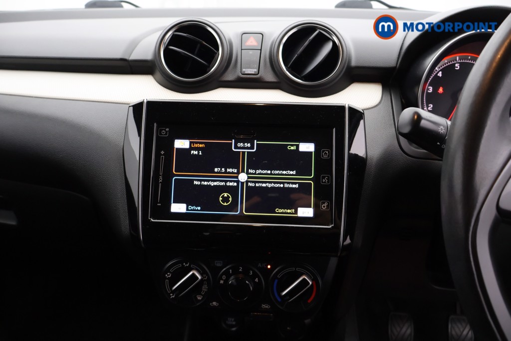 Suzuki Swift Attitude Manual Petrol Hatchback - Stock Number (1576492) - 4th supplementary image