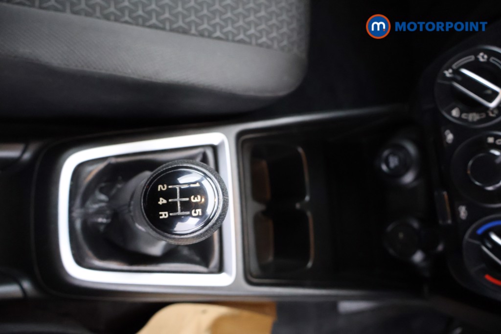 Suzuki Swift Attitude Manual Petrol Hatchback - Stock Number (1576492) - 5th supplementary image