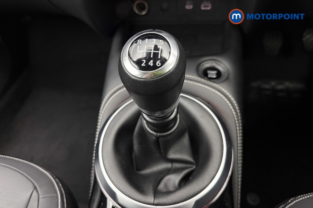 Nissan Juke Tekna Manual Petrol SUV - Stock Number (1577151) - 7th supplementary image