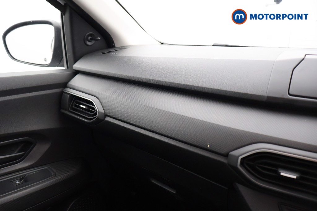 Dacia Sandero Essential Manual Petrol Hatchback - Stock Number (1577259) - 7th supplementary image
