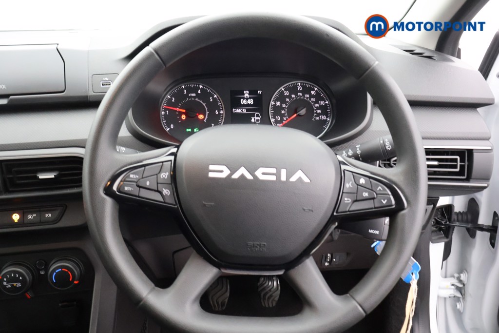 Dacia Sandero Essential Manual Petrol Hatchback - Stock Number (1577259) - 1st supplementary image