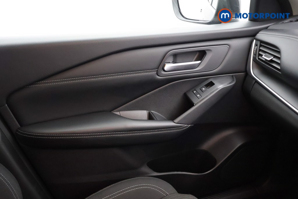 Nissan Qashqai Acenta Premium Automatic Petrol SUV - Stock Number (1577516) - 8th supplementary image