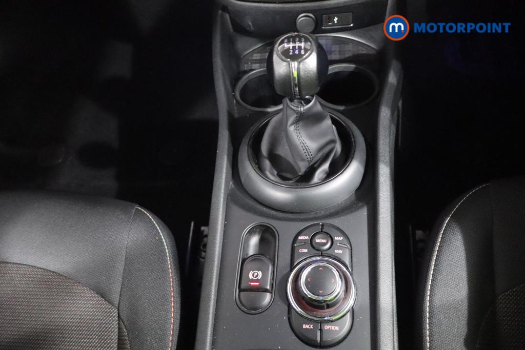 Mini Clubman Cooper Classic Manual Petrol Estate - Stock Number (1577616) - 4th supplementary image