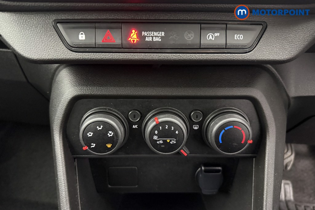 Dacia Jogger Essential Manual Petrol People Carrier - Stock Number (1577636) - 6th supplementary image