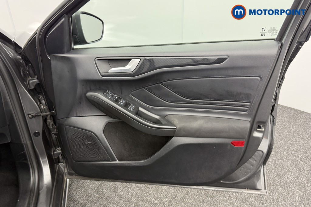 Ford Focus St-Line Edition Manual Petrol-Electric Hybrid Hatchback - Stock Number (1577873) - 15th supplementary image