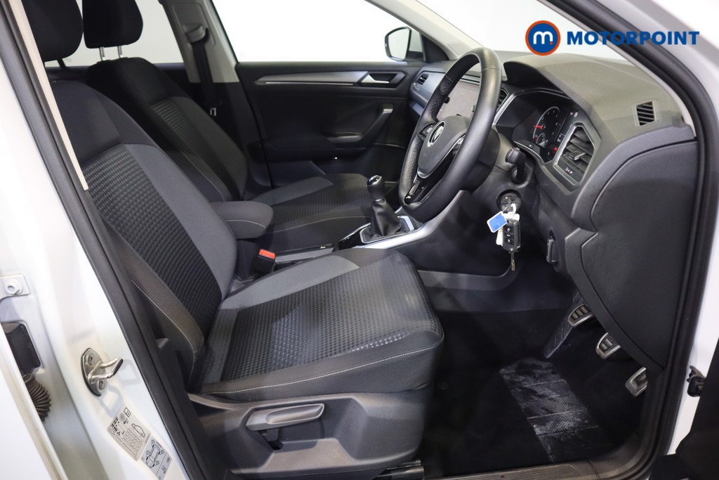 Volkswagen T-Roc Active Manual Petrol SUV - Stock Number (1577997) - 6th supplementary image