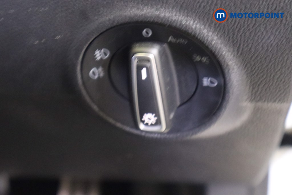 Volkswagen T-Roc Active Manual Petrol SUV - Stock Number (1577997) - 16th supplementary image