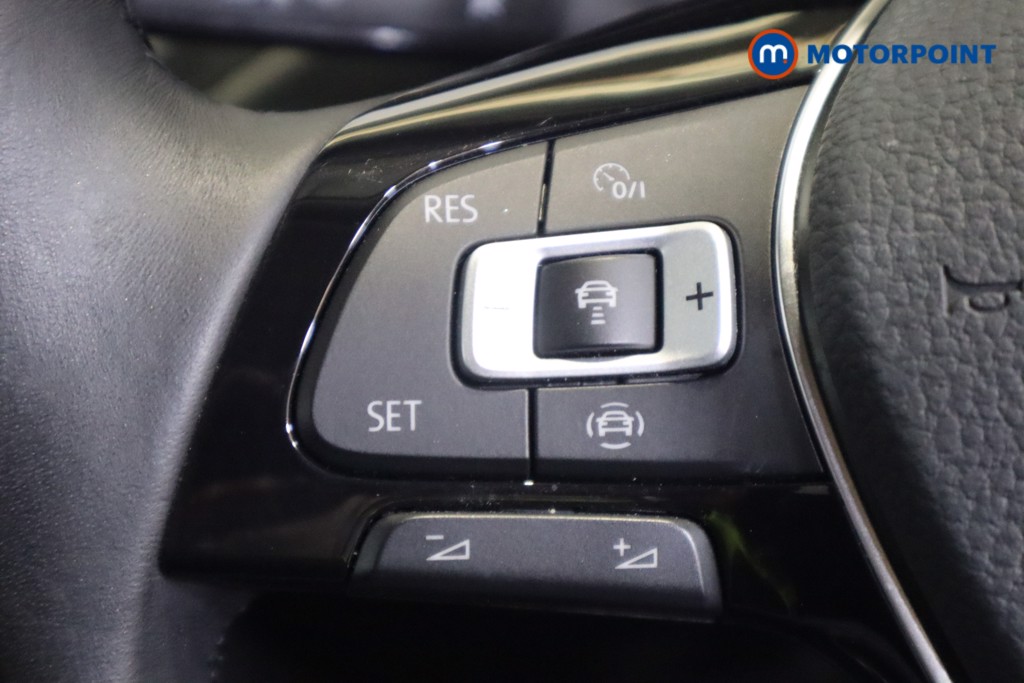 Volkswagen T-Roc Active Manual Petrol SUV - Stock Number (1577997) - 17th supplementary image