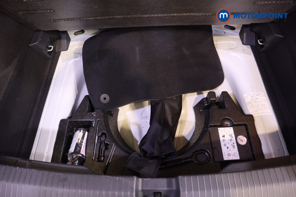 Volkswagen T-Roc Active Manual Petrol SUV - Stock Number (1577997) - 26th supplementary image