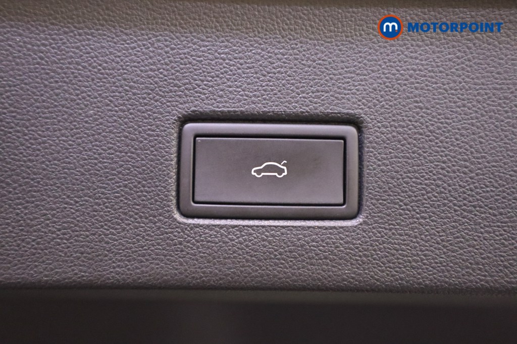 Volkswagen T-Roc Active Manual Petrol SUV - Stock Number (1577997) - 27th supplementary image
