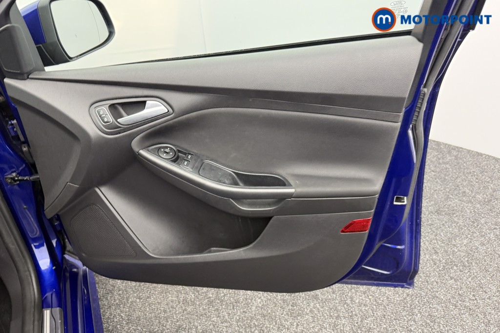 Ford Focus St-Line Manual Petrol Hatchback - Stock Number (1577999) - 17th supplementary image