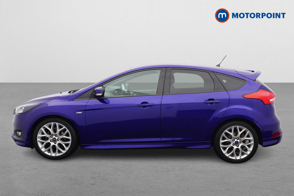 Ford Focus St-Line Manual Petrol Hatchback - Stock Number (1577999) - Passenger side