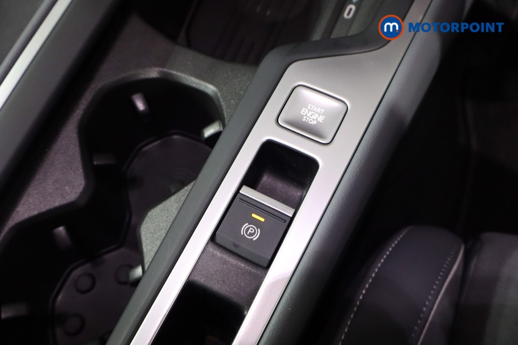 Volkswagen Passat Life Automatic Petrol Plug-In Hybrid Estate - Stock Number (1578097) - 13th supplementary image