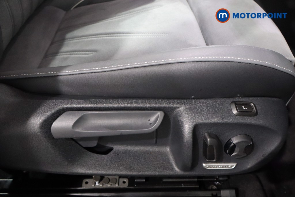 Volkswagen Passat Life Automatic Petrol Plug-In Hybrid Estate - Stock Number (1578097) - 21st supplementary image