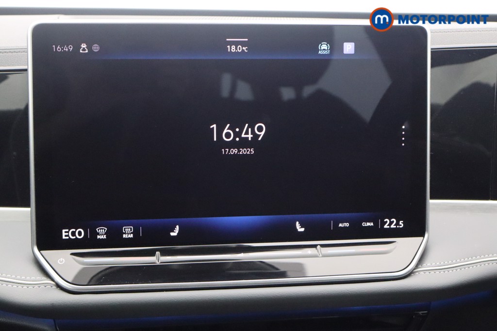 Volkswagen Passat Life Automatic Petrol Plug-In Hybrid Estate - Stock Number (1578120) - 2nd supplementary image
