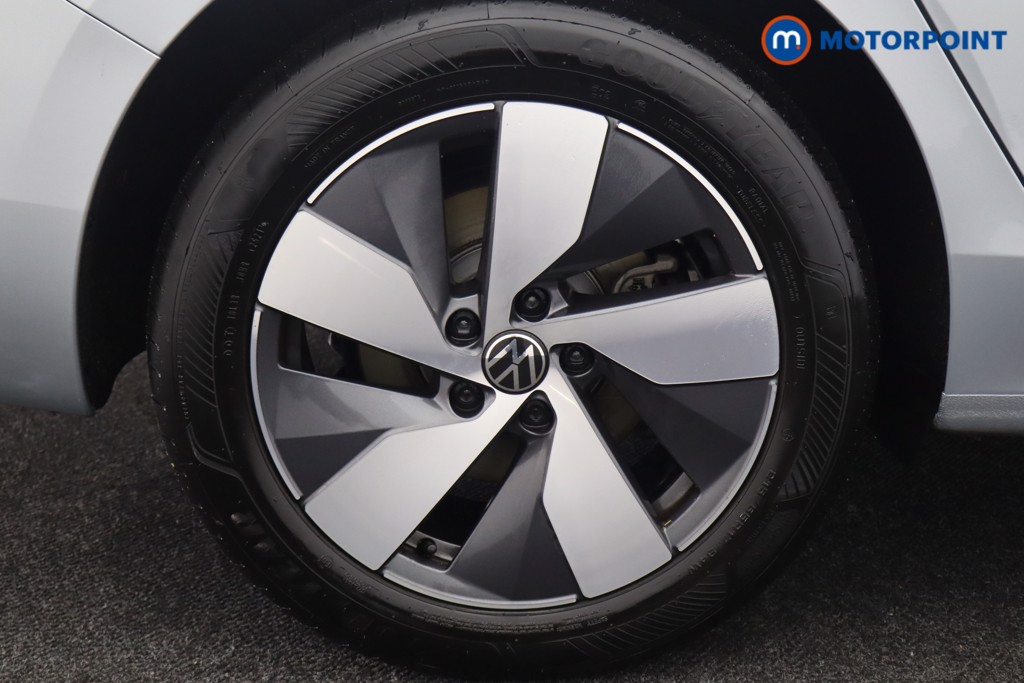 Volkswagen Passat Life Automatic Petrol Plug-In Hybrid Estate - Stock Number (1578120) - 9th supplementary image