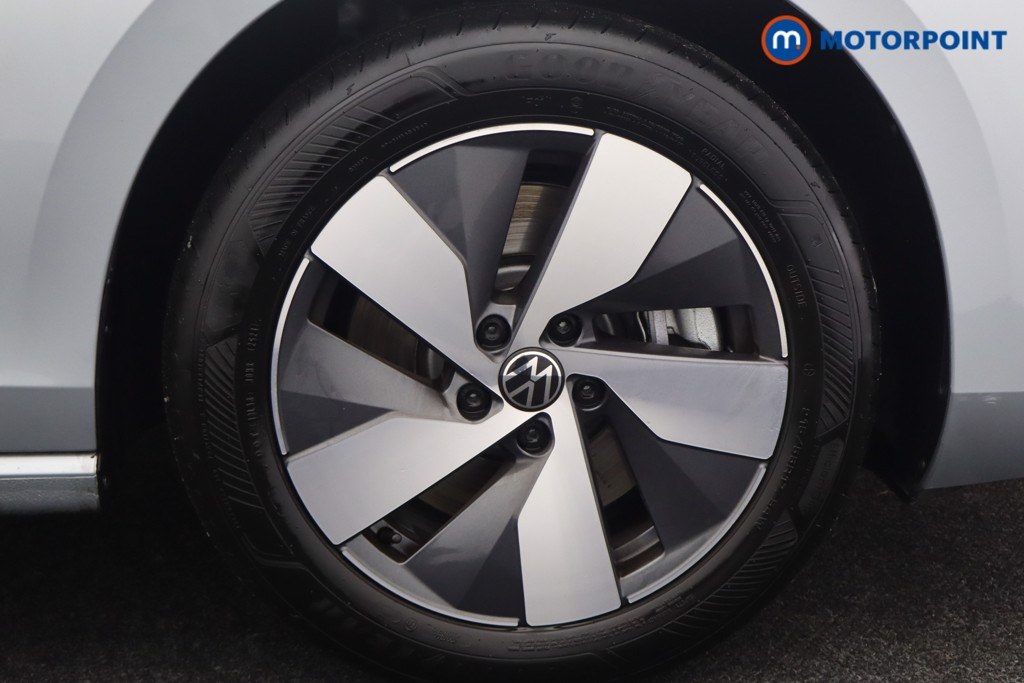 Volkswagen Passat Life Automatic Petrol Plug-In Hybrid Estate - Stock Number (1578120) - 10th supplementary image