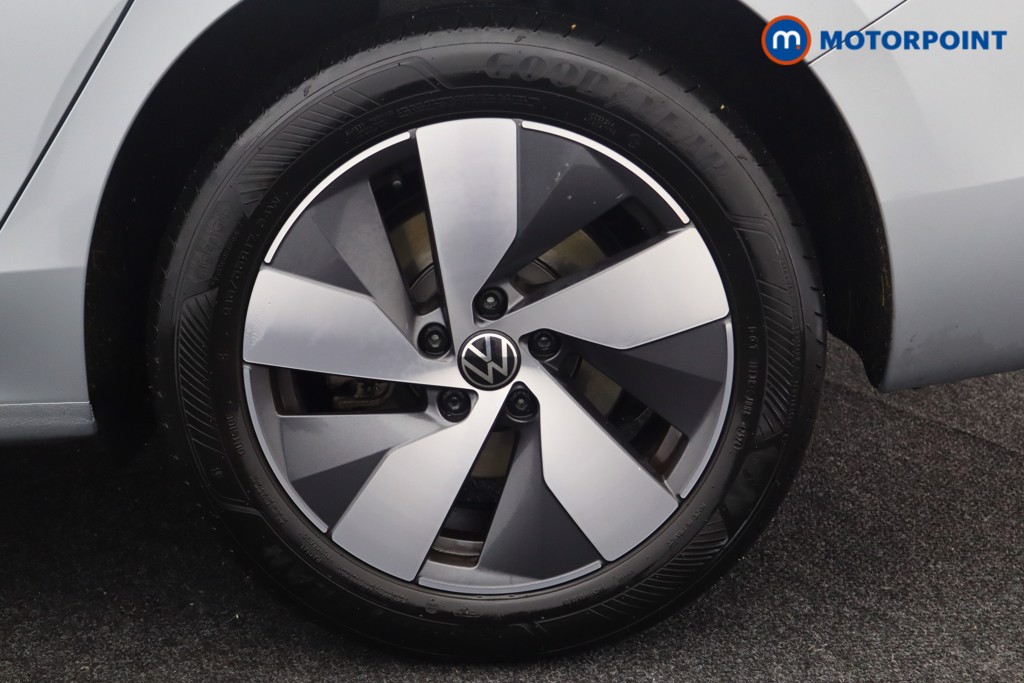 Volkswagen Passat Life Automatic Petrol Plug-In Hybrid Estate - Stock Number (1578120) - 12th supplementary image