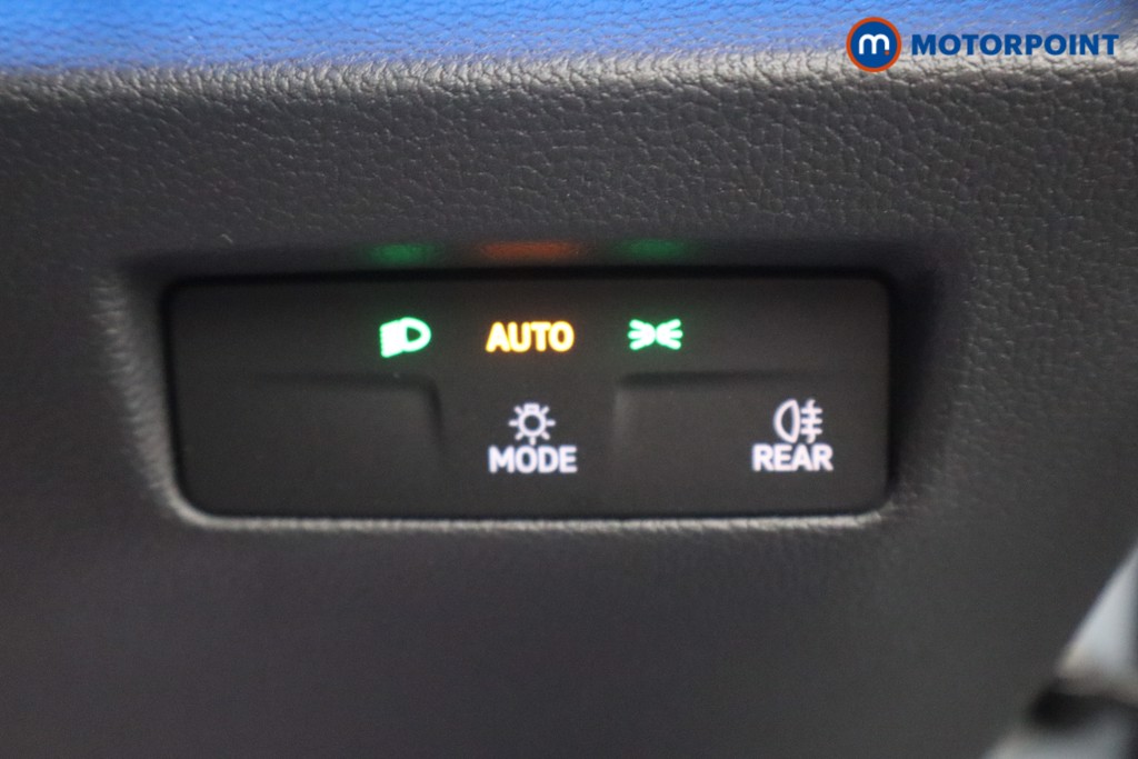 Volkswagen Passat Life Automatic Petrol Plug-In Hybrid Estate - Stock Number (1578120) - 19th supplementary image