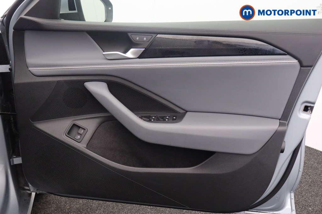 Volkswagen Passat Life Automatic Petrol Plug-In Hybrid Estate - Stock Number (1578120) - 20th supplementary image