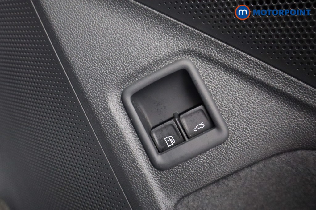 Volkswagen Passat Life Automatic Petrol Plug-In Hybrid Estate - Stock Number (1578120) - 23rd supplementary image