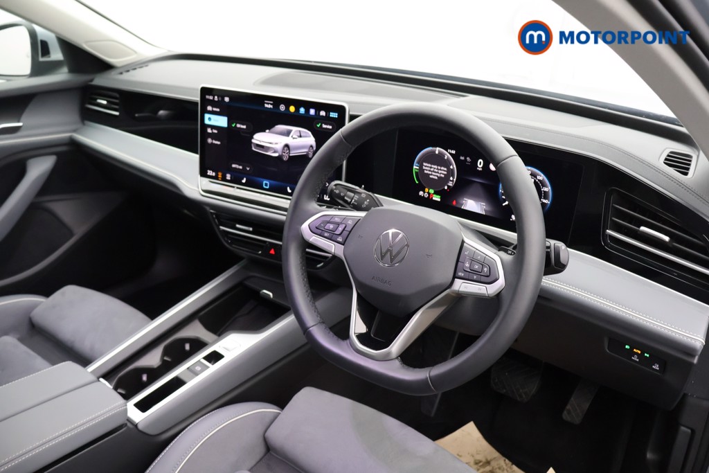 Volkswagen Passat Life Automatic Petrol Plug-In Hybrid Estate - Stock Number (1578124) - 10th supplementary image
