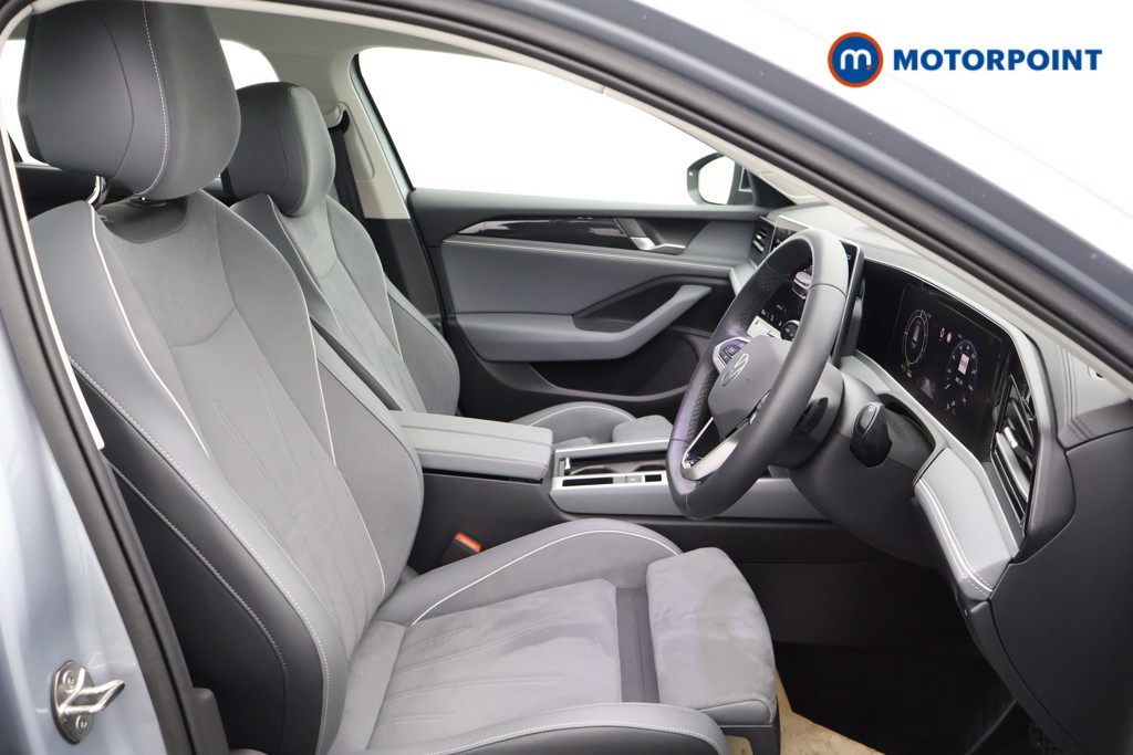 Volkswagen Passat Life Automatic Petrol Plug-In Hybrid Estate - Stock Number (1578124) - 11th supplementary image