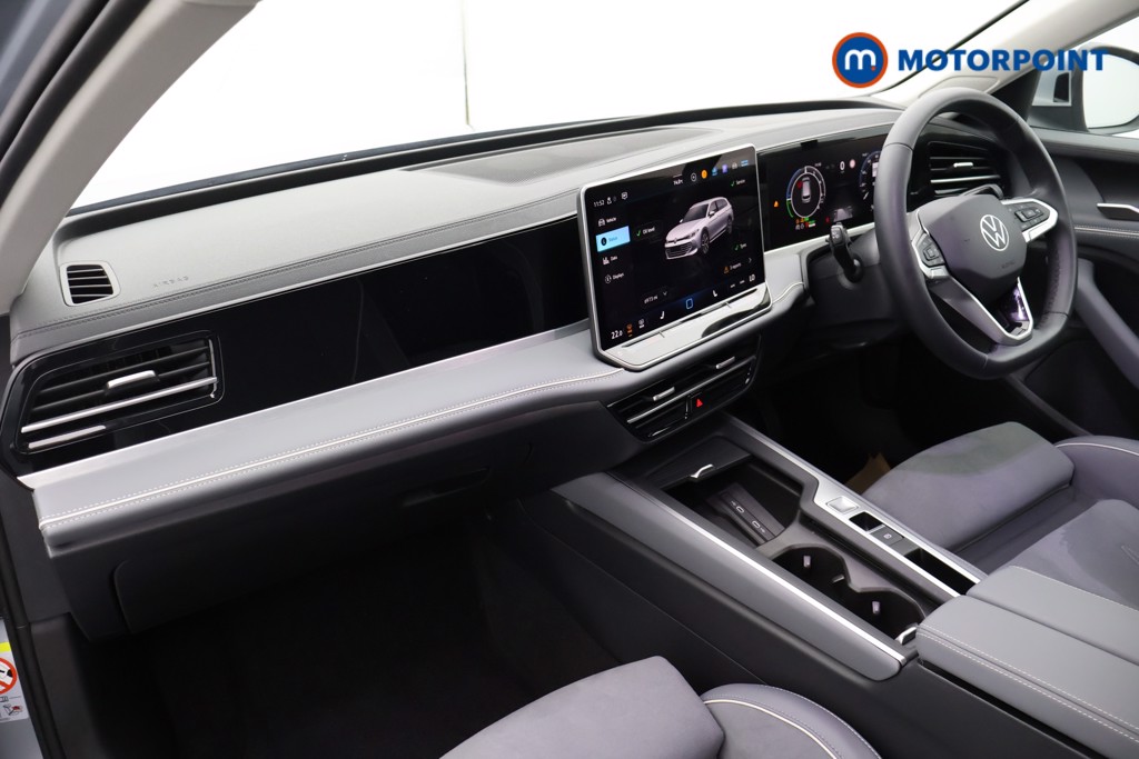 Volkswagen Passat Life Automatic Petrol Plug-In Hybrid Estate - Stock Number (1578124) - 13th supplementary image