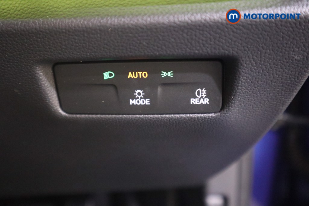 Volkswagen Passat Life Automatic Petrol Plug-In Hybrid Estate - Stock Number (1578135) - 8th supplementary image