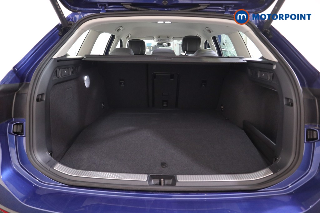 Volkswagen Passat Life Automatic Petrol Plug-In Hybrid Estate - Stock Number (1578135) - 14th supplementary image