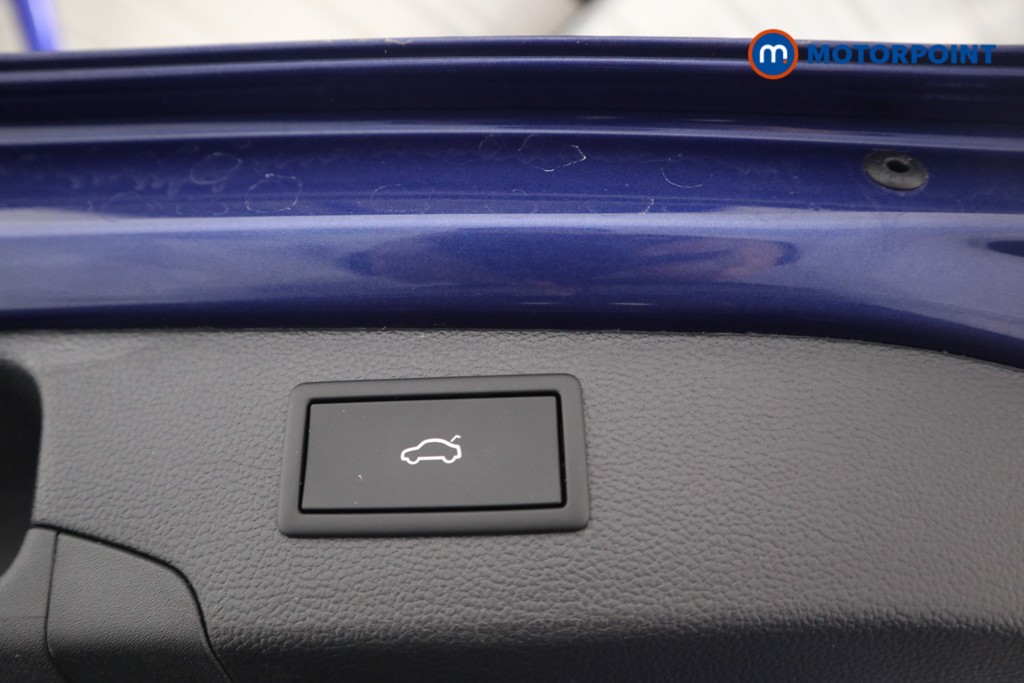 Volkswagen Passat Life Automatic Petrol Plug-In Hybrid Estate - Stock Number (1578135) - 15th supplementary image