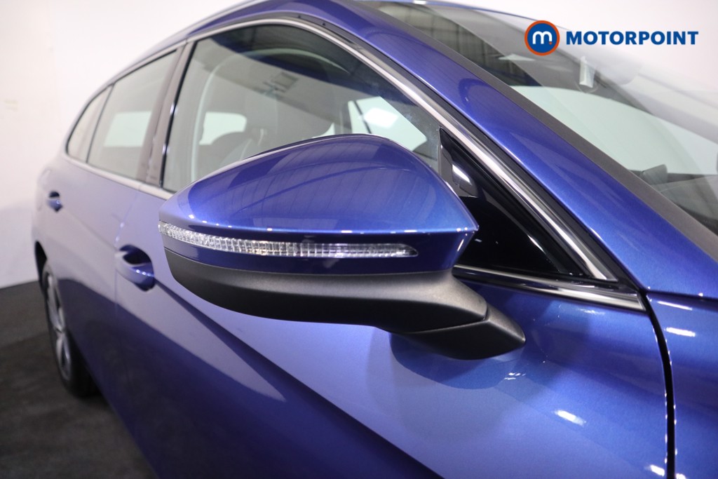 Volkswagen Passat Life Automatic Petrol Plug-In Hybrid Estate - Stock Number (1578135) - 24th supplementary image