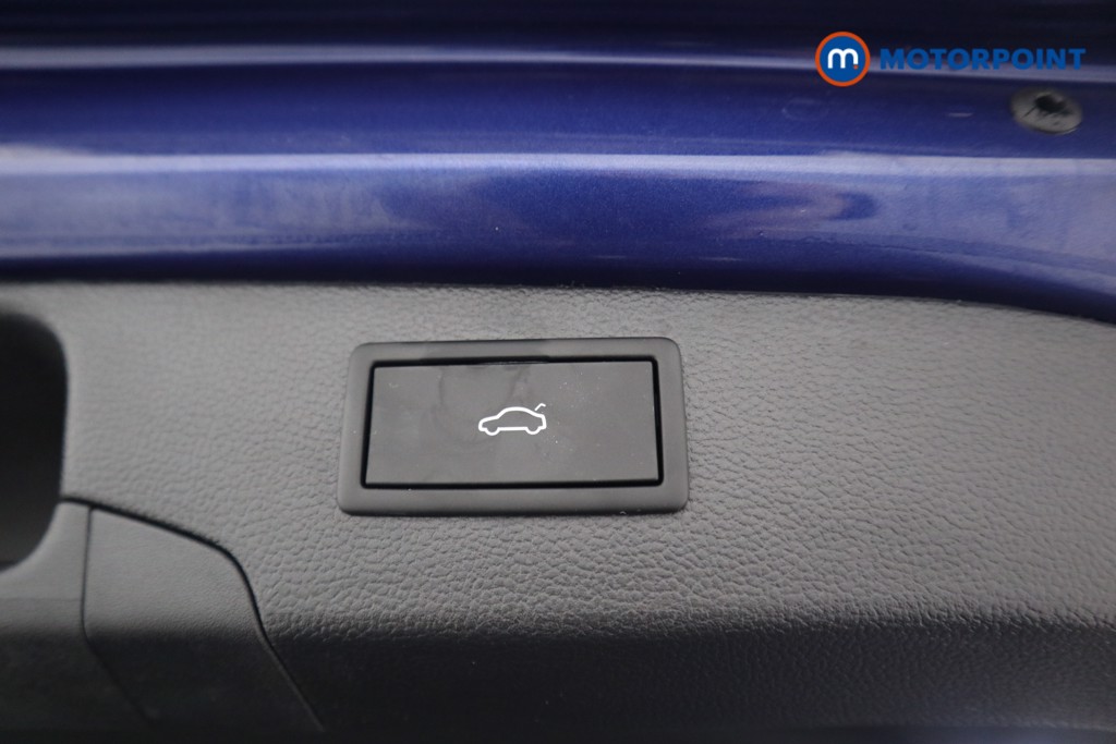 Volkswagen Passat Life Automatic Petrol Plug-In Hybrid Estate - Stock Number (1578137) - 16th supplementary image