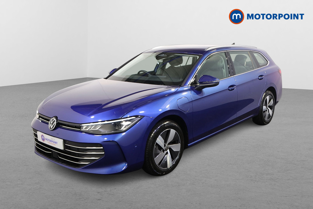 Volkswagen Passat Life Automatic Petrol Plug-In Hybrid Estate - Stock Number (1578137) - Passenger side front corner