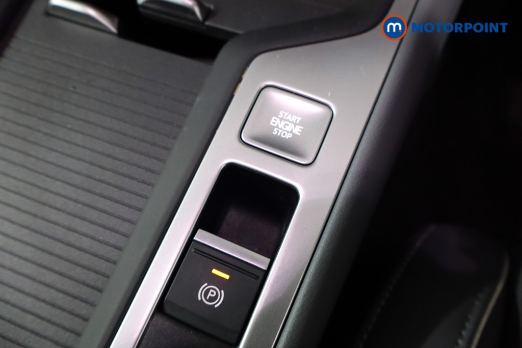 Volkswagen Passat Life Automatic Petrol Plug-In Hybrid Estate - Stock Number (1578149) - 13th supplementary image