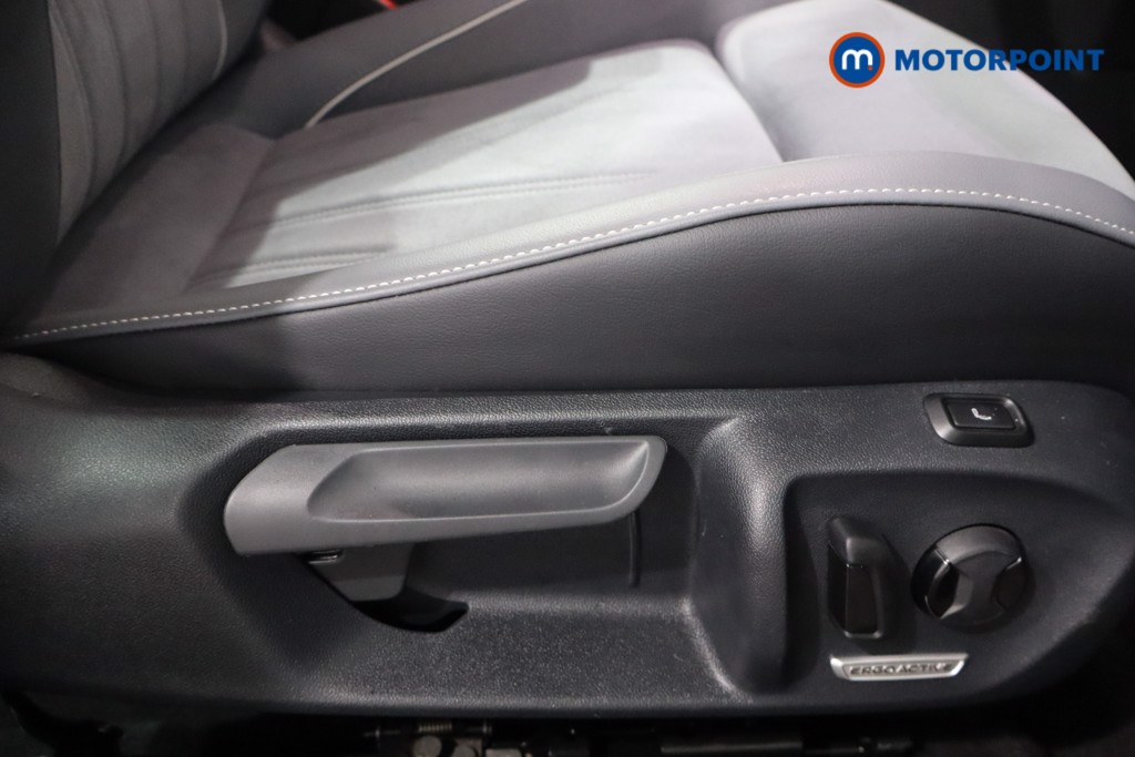 Volkswagen Passat Life Automatic Petrol Plug-In Hybrid Estate - Stock Number (1578149) - 20th supplementary image