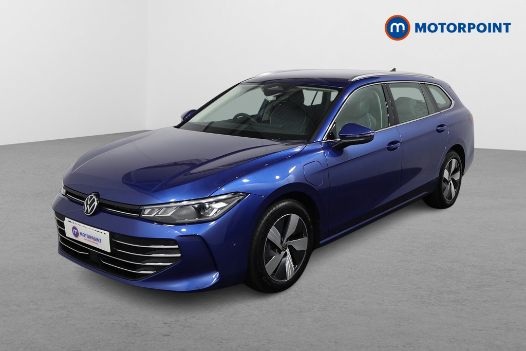 Volkswagen Passat Life Automatic Petrol Plug-In Hybrid Estate - Stock Number (1578149) - Passenger side front corner