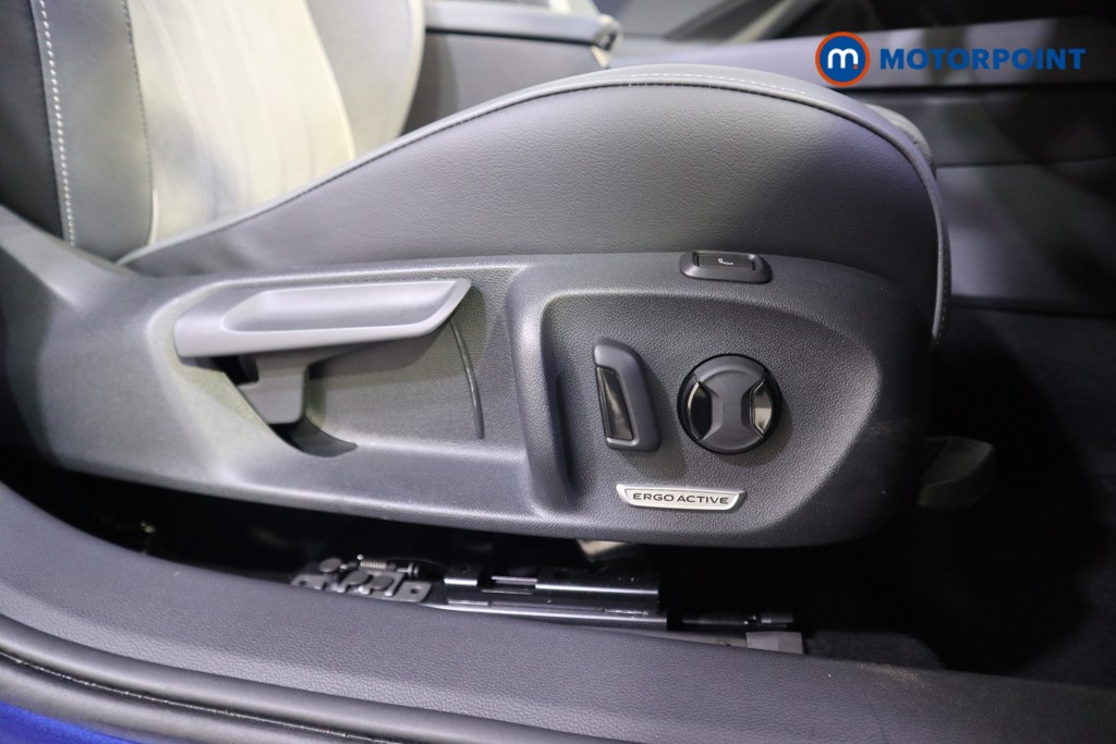 Volkswagen Passat Life Automatic Petrol Plug-In Hybrid Estate - Stock Number (1578154) - 11th supplementary image