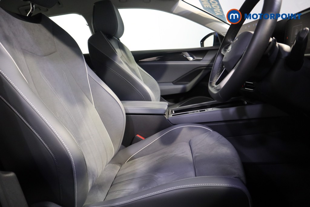 Volkswagen Passat Life Automatic Petrol Plug-In Hybrid Estate - Stock Number (1578154) - 12th supplementary image
