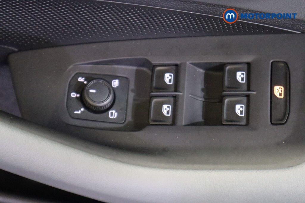 Volkswagen Passat Life Automatic Petrol Plug-In Hybrid Estate - Stock Number (1578156) - 15th supplementary image
