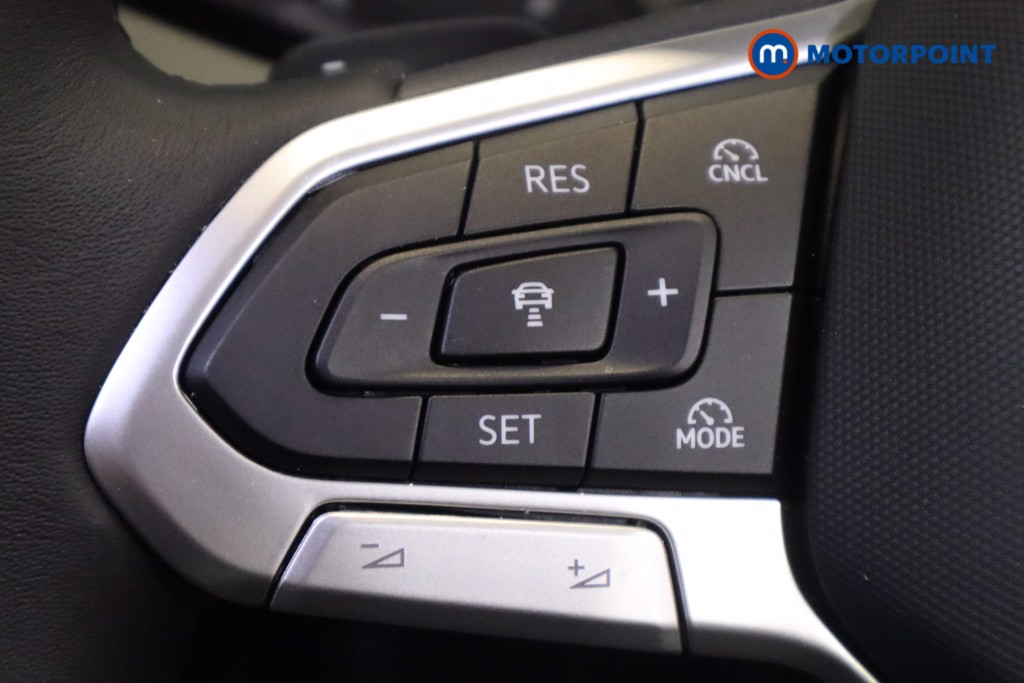 Volkswagen Passat Life Automatic Petrol Plug-In Hybrid Estate - Stock Number (1578156) - 18th supplementary image
