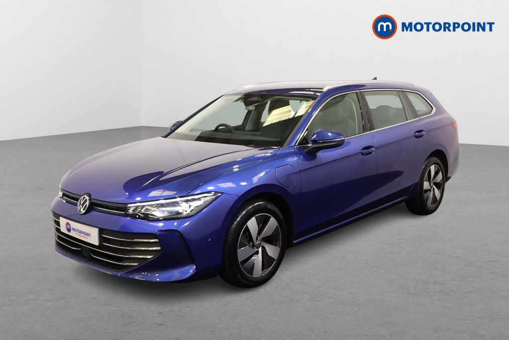 Volkswagen Passat Life Automatic Petrol Plug-In Hybrid Estate - Stock Number (1578156) - Passenger side front corner