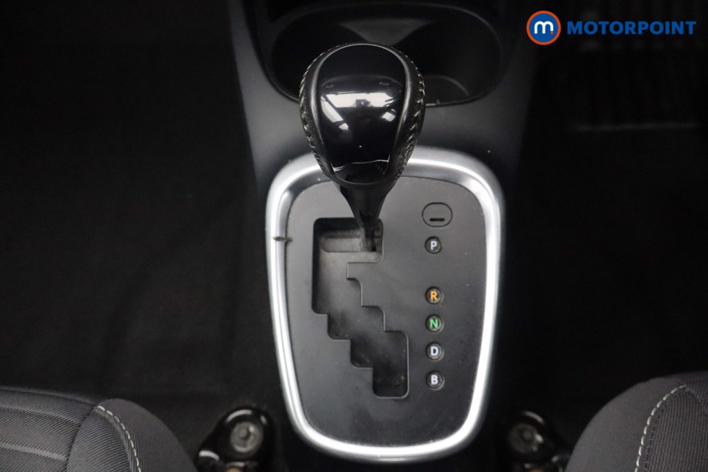 Toyota Yaris Icon Tech Automatic Petrol-Electric Hybrid Hatchback - Stock Number (1578332) - 5th supplementary image