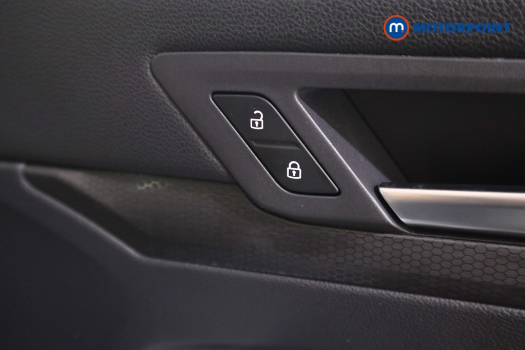 Volkswagen Golf GTI Automatic Petrol Hatchback - Stock Number (1578479) - 11th supplementary image