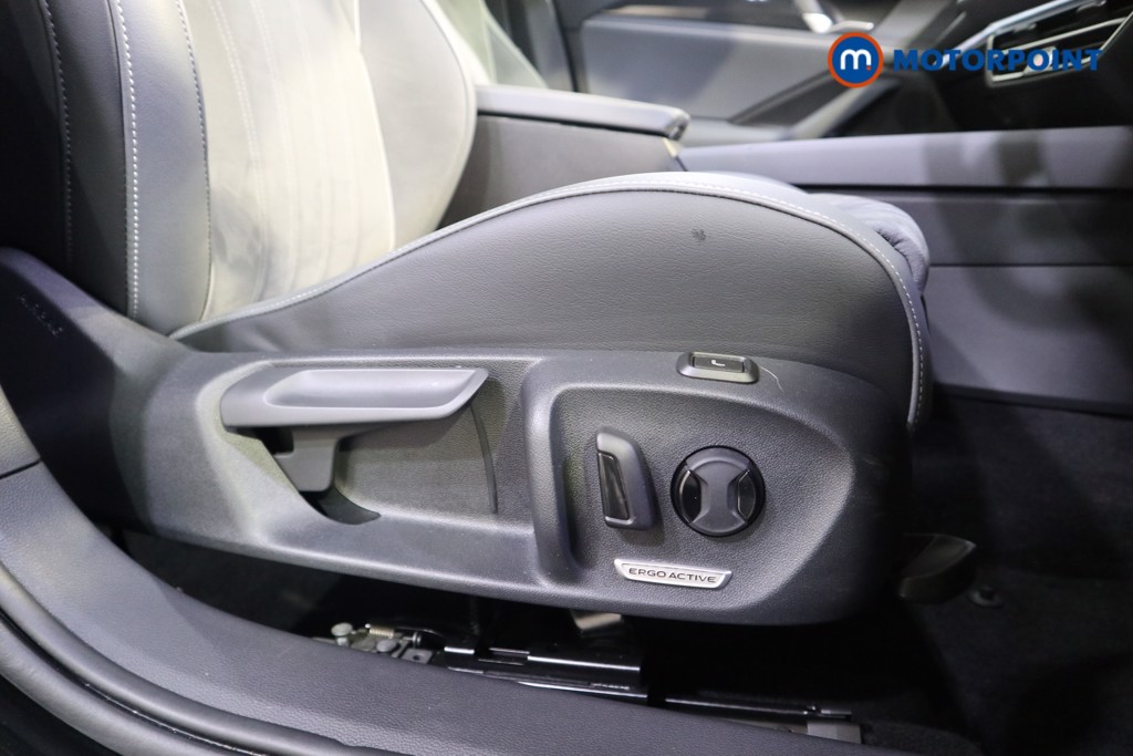 Volkswagen Passat Life Automatic Petrol Plug-In Hybrid Estate - Stock Number (1578938) - 12th supplementary image