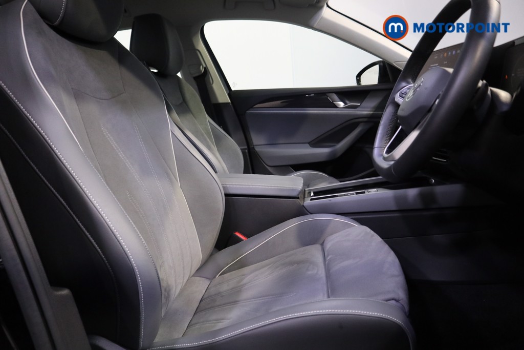 Volkswagen Passat Life Automatic Petrol Plug-In Hybrid Estate - Stock Number (1578938) - 13th supplementary image