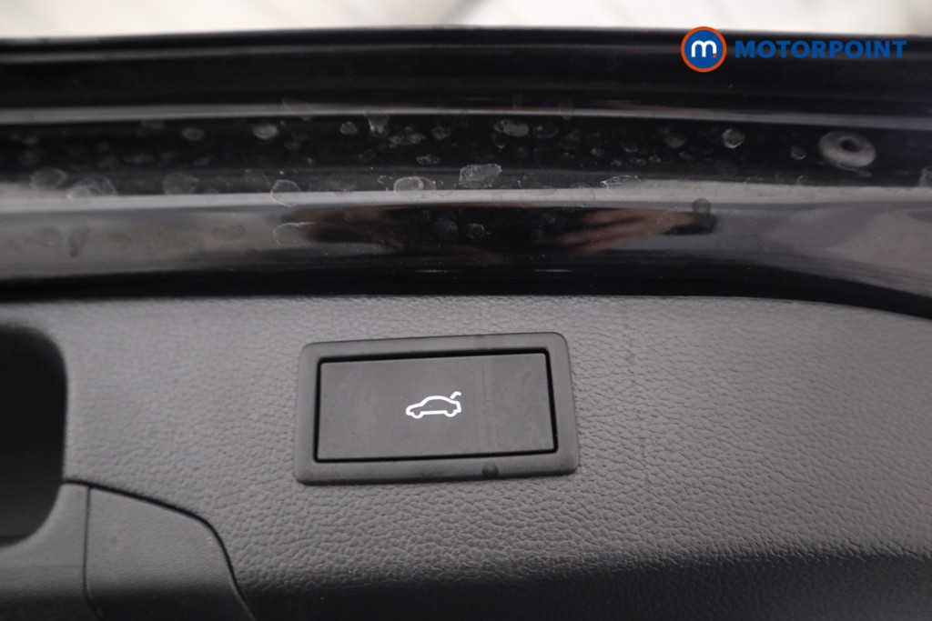 Volkswagen Passat Life Automatic Petrol Plug-In Hybrid Estate - Stock Number (1578938) - 16th supplementary image