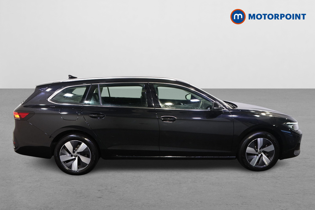 Volkswagen Passat Life Automatic Petrol Plug-In Hybrid Estate - Stock Number (1578938) - Drivers side