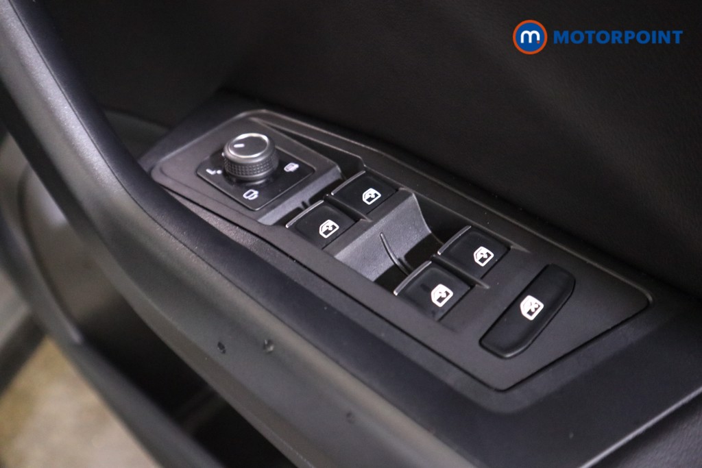 Volkswagen T-Roc R-Line Automatic Petrol SUV - Stock Number (1579097) - 10th supplementary image